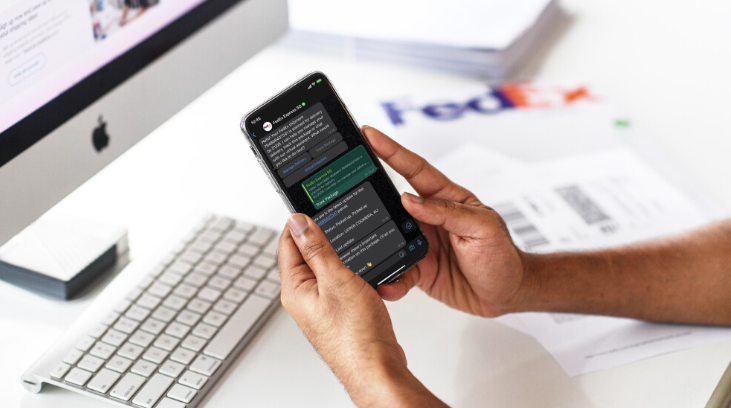 How Businesses in Hong Kong Use WhatsApp Page and Telegram Chinese