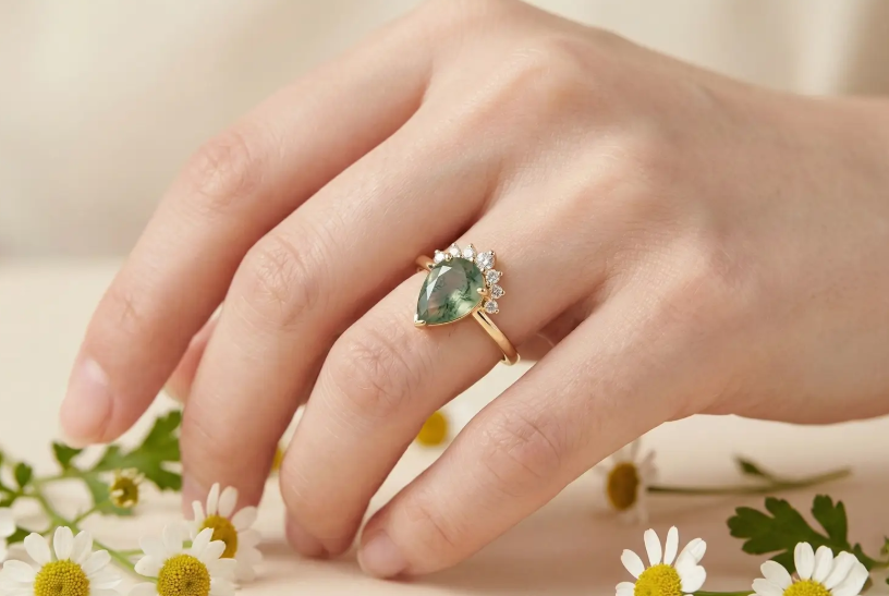 What Metal Settings Work Best with Moss Agate Rings?