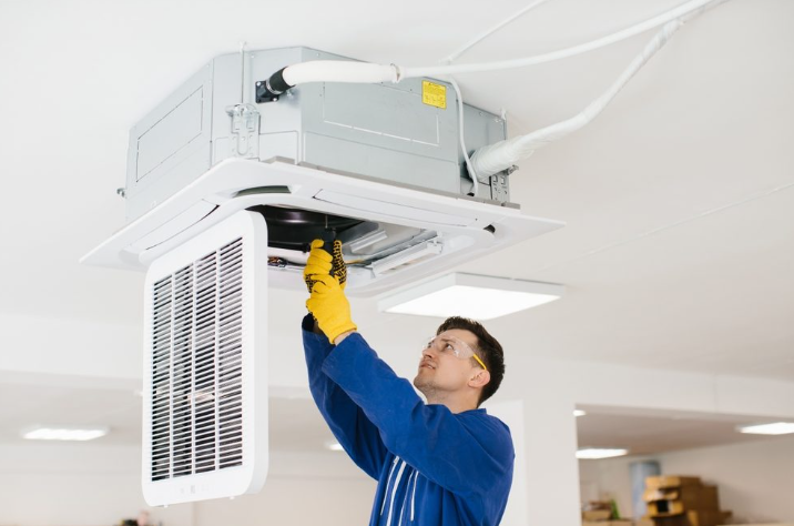 How Does an HVAC Contractor Help Prevent Humidity Problems Inside Your Home?