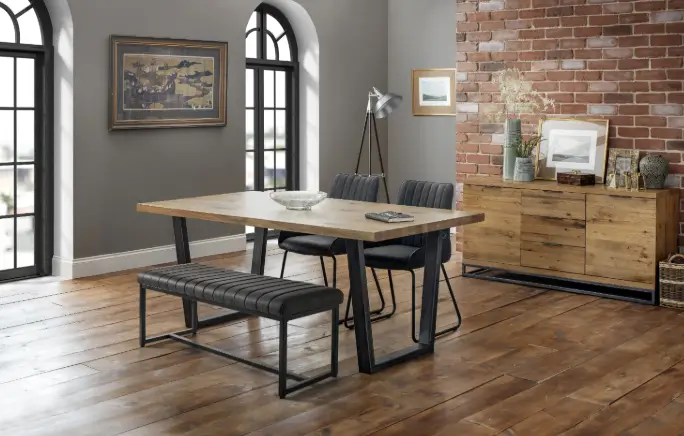Pairing Benches With Dining Tables for a Relaxed, Sociable Garden